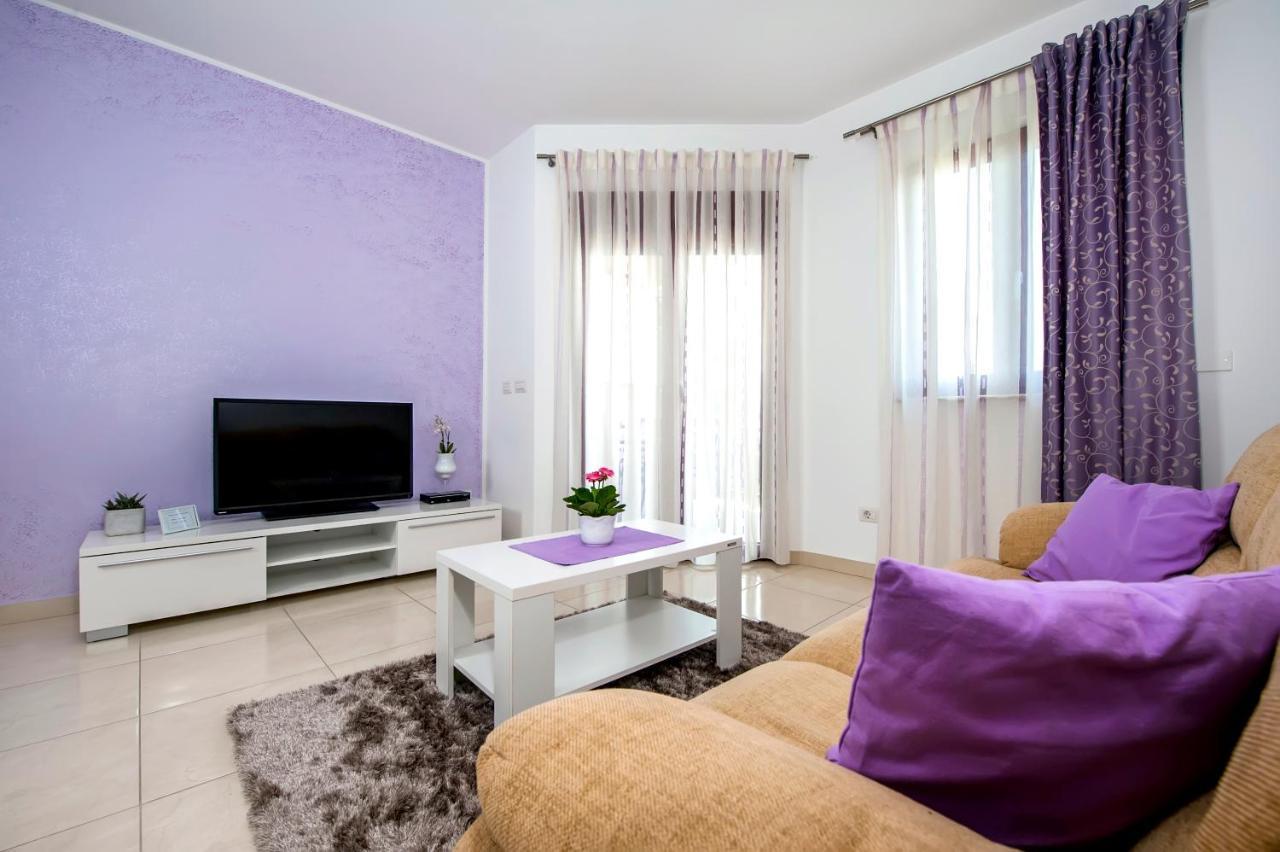 Apartments And Rooms Camaiore 로비니 외부 사진