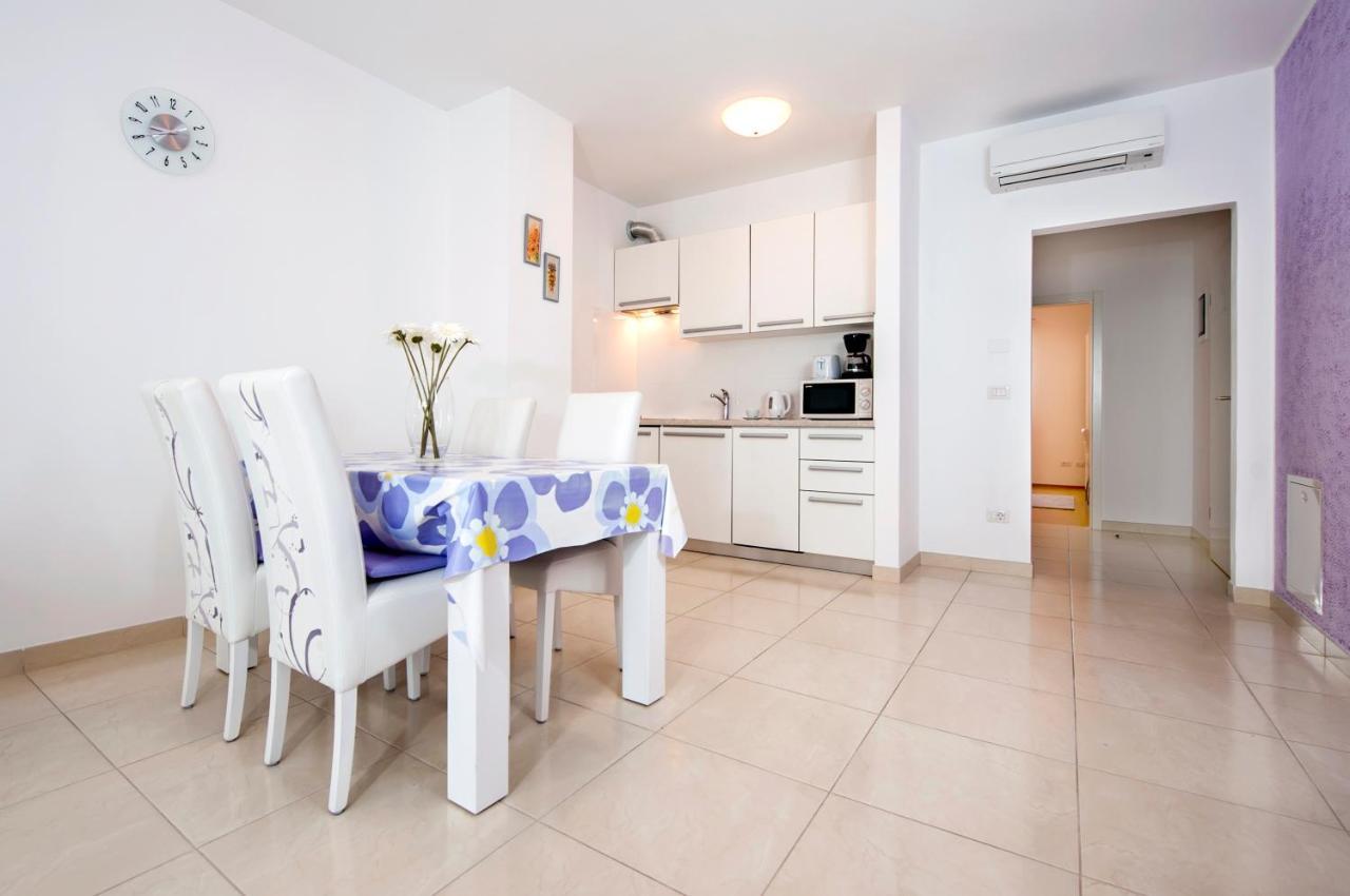Apartments And Rooms Camaiore 로비니 외부 사진