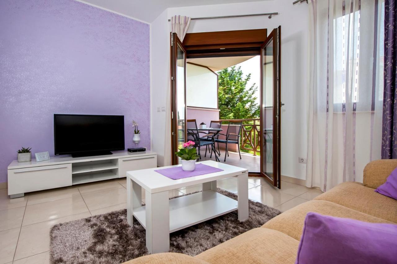 Apartments And Rooms Camaiore 로비니 외부 사진