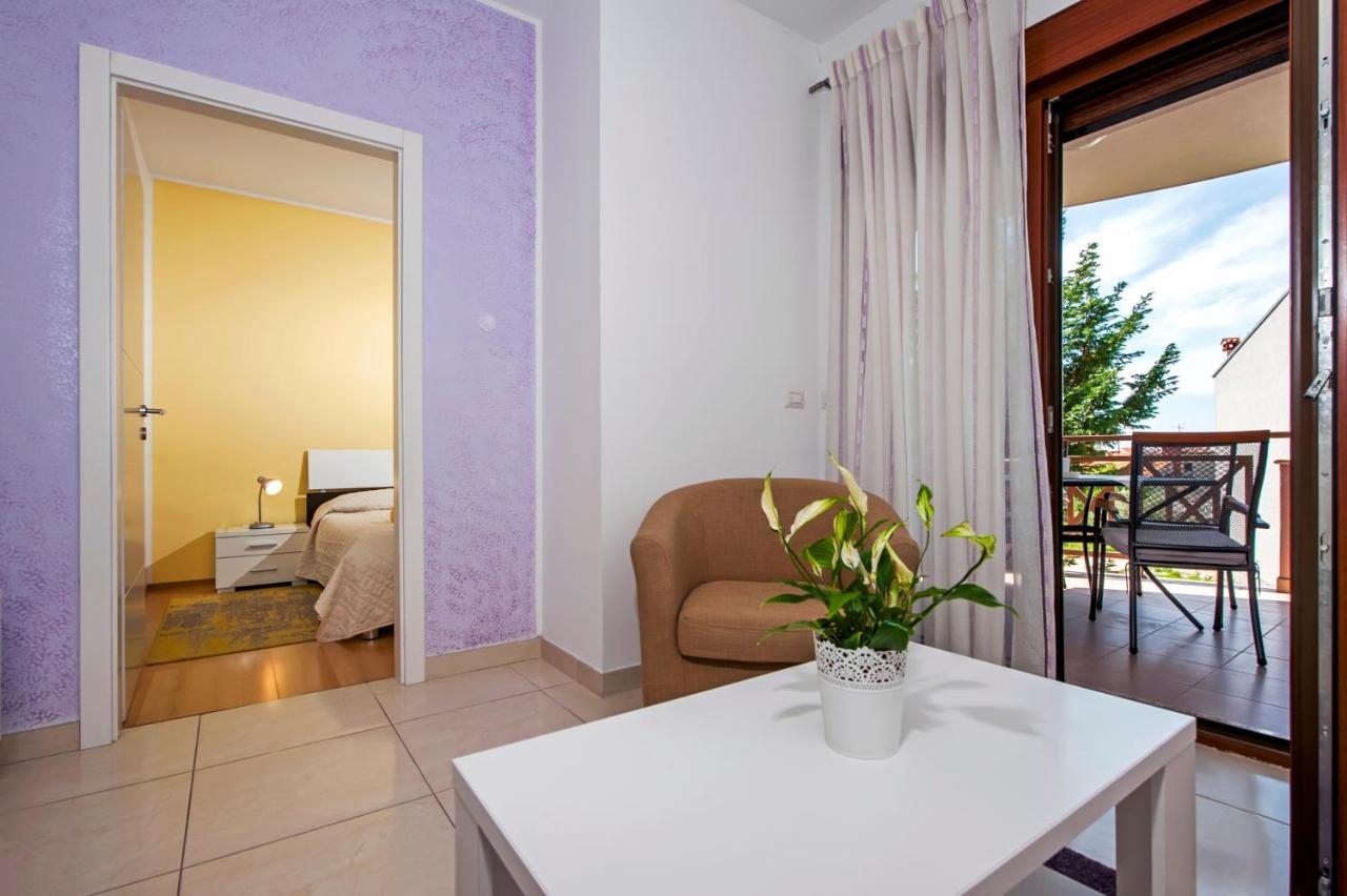 Apartments And Rooms Camaiore 로비니 외부 사진