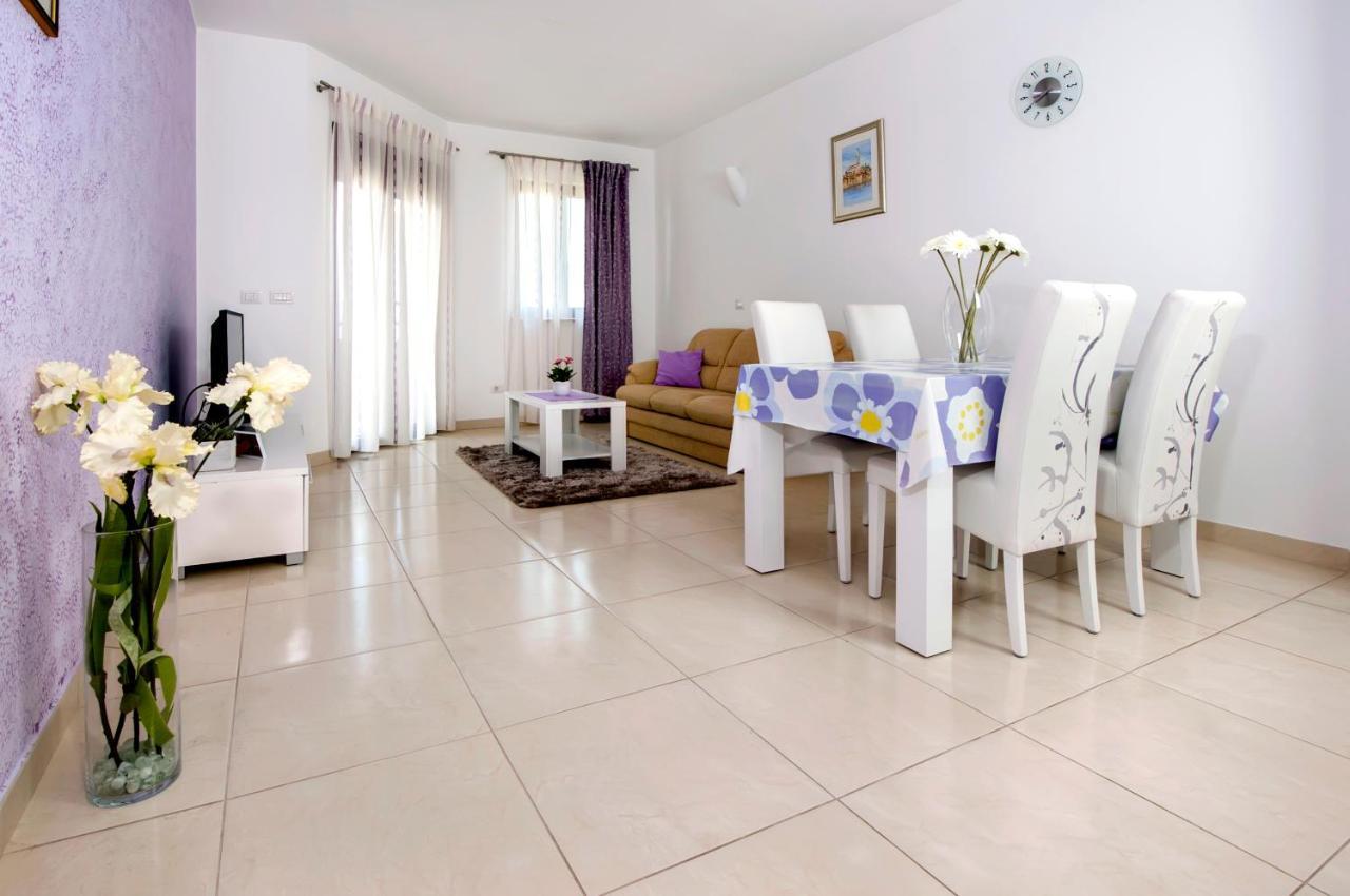 Apartments And Rooms Camaiore 로비니 외부 사진
