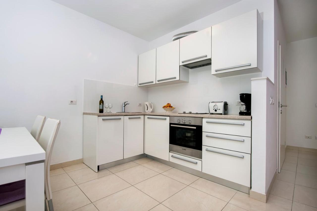Apartments And Rooms Camaiore 로비니 외부 사진